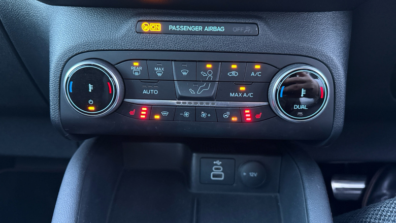 Ford Kuga 2.5 PHEV Black Package Edition 5dr CVT Estate